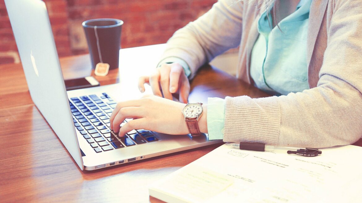 career-advice-article-header-five-reasons-you-should-become-CIPD-certified-right-now-retina.jpg